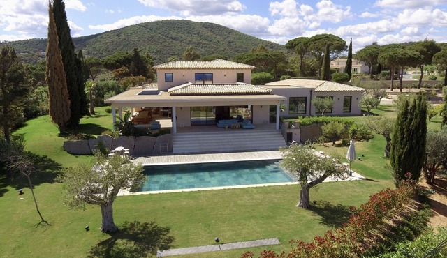 VILLA WITH POOL FOR RENT FOR 10 PEOPLE - SEA VIEW