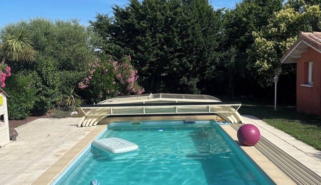 Villa with pool in Toulouse - 5 bedrooms, garden, 10 travellers