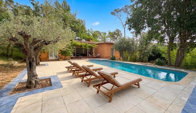 Villas between Provence and nature on the Château Roubine estate