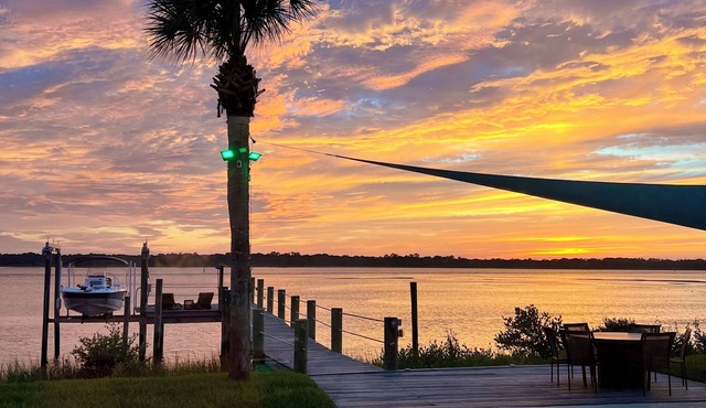 Waterfront suite, Dogs are cool! no pet fee! in St. Augustine