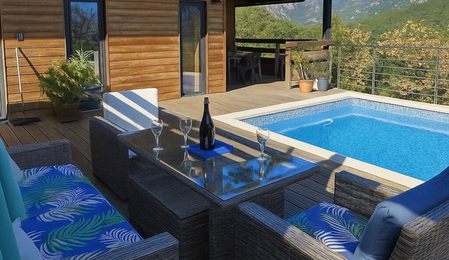 Wooden villa, panoramic views, close to the beaches & natural pools of the Cavu