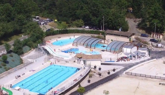 ZEcamping 3 étoiles piscine couverte locatif TV LV clim 35m2