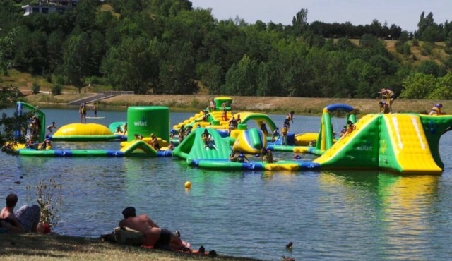 ZEcamping 3 étoiles familial piscine dog friendly locatif TV clim 35m2 4 pers