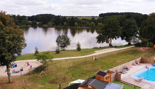 ZEcamping 3* dog friendly bien-être piscine au bord d'un lac