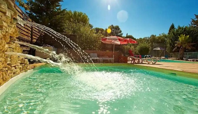 ZEcamping 3 dog friendly avec piscine dans un environnement calme