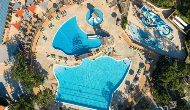 ZEcamping 5 étoiles espace aquatique locatif TV LV BBQ 40m2