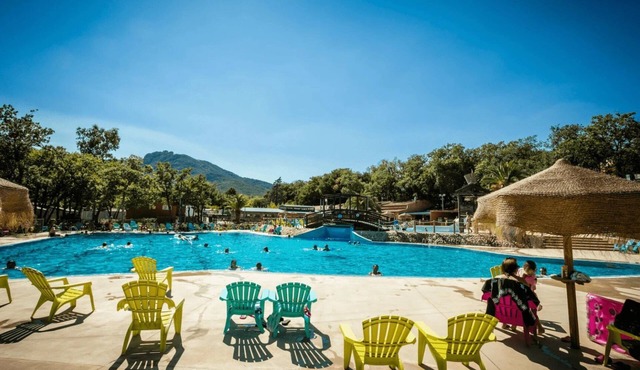 ZEcamping 5 étoiles animé parc aquatique dog friendly locatif TV LV BBQ 45m2