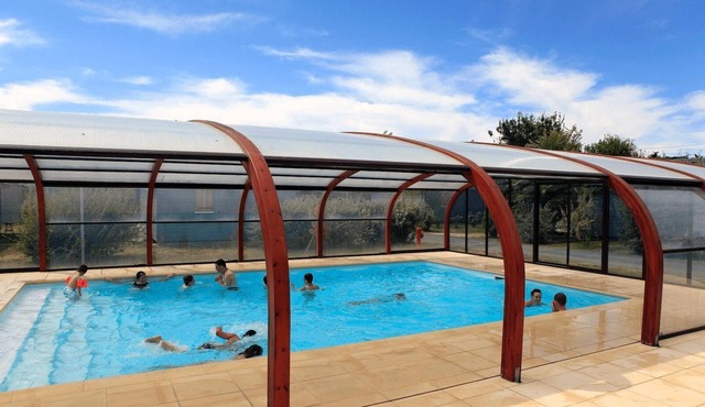 ZEcamping 2 étoiles 500m plage piscine couverte cottage TV LV clim 35m2