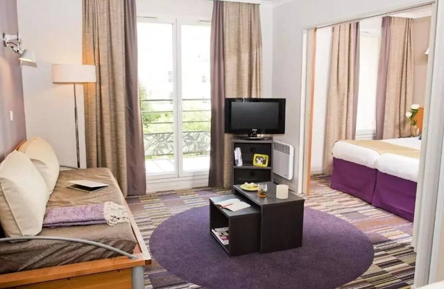 2 Rooms 3 People