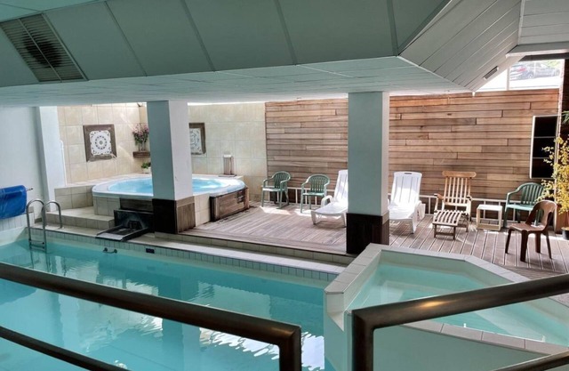 20m from resort center, 2nd floor, view resort, fitness, swimming pool, sauna, tv, ski locker, 26m²