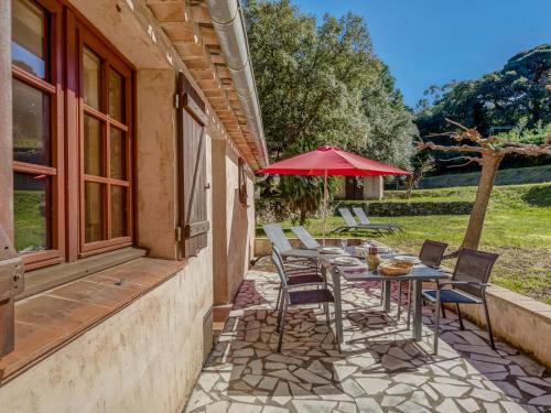 Apartment Les Hauts du Vallon by Interhome