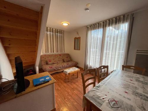 Chalet 3 Pièces 6 Pers. avec Terrasse à SuperDévoluy - FR-1-504-450