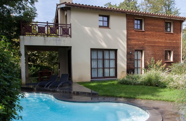 Luxurious detached villa in a nature reserve with a castle