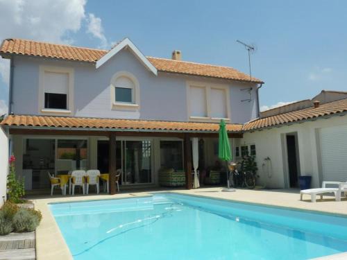 Maison Confort pour 8 avec Piscine Sécurisée, Wifi, à 100m de la Plage, Châtelaillon-Plage - FR-1-258-193
