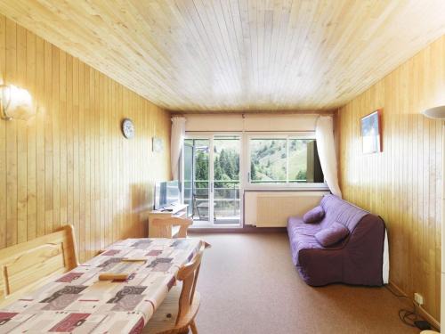 Studio 6 personnes pied des pistes avec balcon et vue montagnes - FR-1-400-28