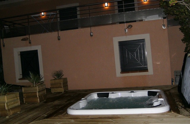 Villa Jacuzzi People Sea 