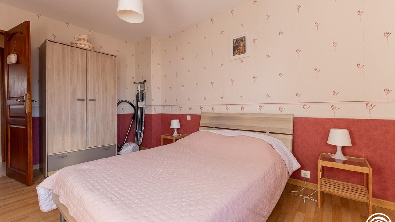 Photo of Bedroom in Saint-Julien-Puy-Laveze