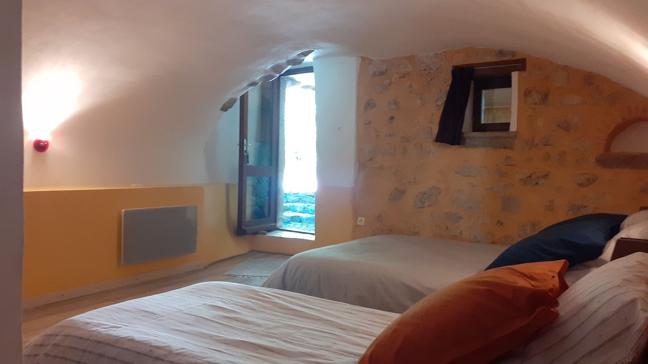Photo of Bedroom in Ponet-et-Saint-Auban